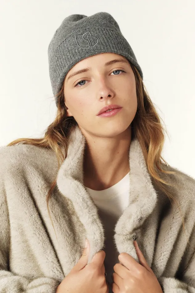 FoldedEdge Knit Cap Cobo Black Women Baandsh Scarves and Beanies