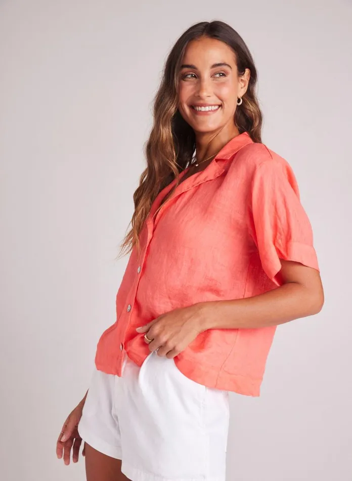Short Sleeve Women Bella Dahl Short Sleeve Flowy Button Down 8211 Hibiscus Bloom Short Sleeve Women Bella Dahl Short Sleeve Flowy Button Down 8211 Hibiscus Bloom