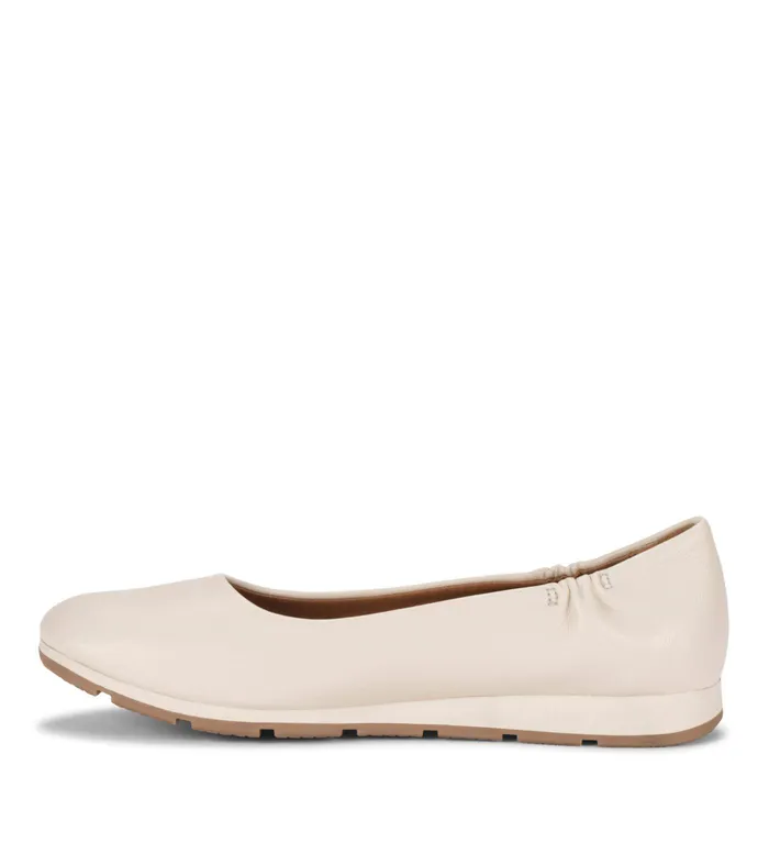 Women Baretraps Flats and Loafers Prim Slip On Lambwool