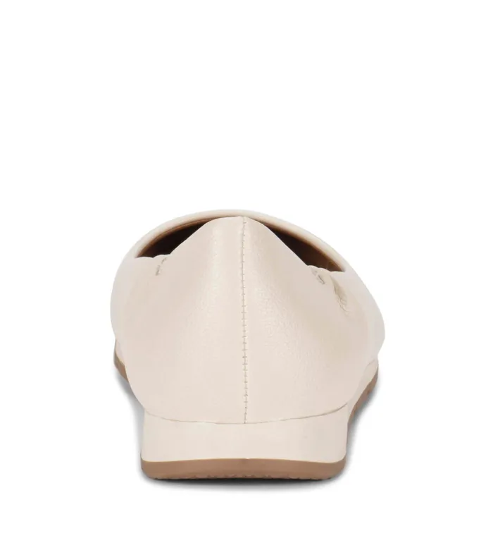 Women Baretraps Flats and Loafers Prim Slip On Lambwool